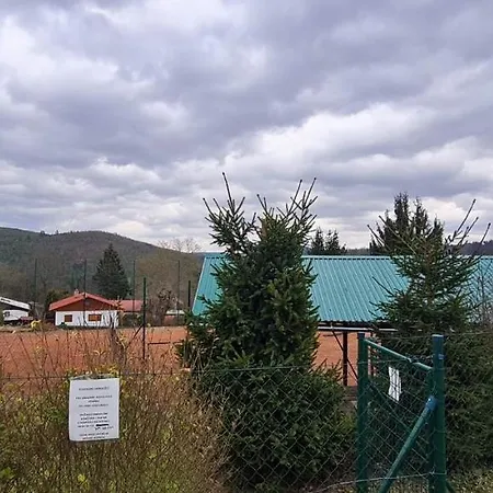 Ubytovani Ve Srubu Campingplatz Novy Knin